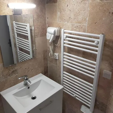 Апартаменти Charme Et Confort A Proximite Du Vieux Bassin *